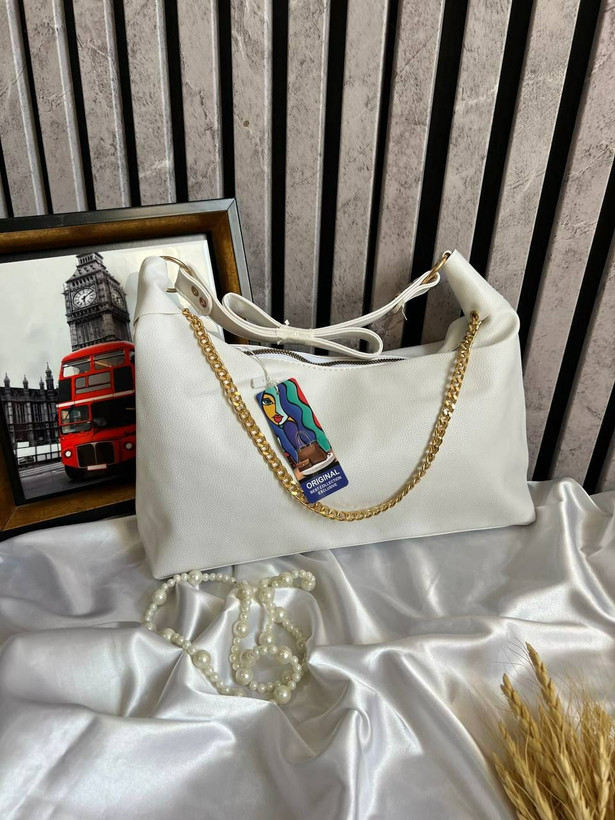 کیف بزرگ و جادار چرم زنجیری مشکی سفید کرم عسلی زنانه مجلسی کارتیر ( 513 )