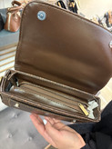 کیف طرحدار دوشی و دستی شیک پاسپورتی اسپرت مشکی کرم قهوه ای زنانه ( ۹۲۸ )