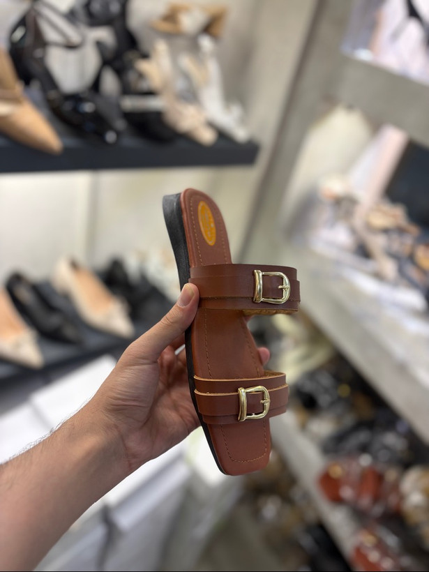 صندل تخت سگکدار شیک مشکی و عسلی چرم کفش تابستانی زنانه ( 996 )