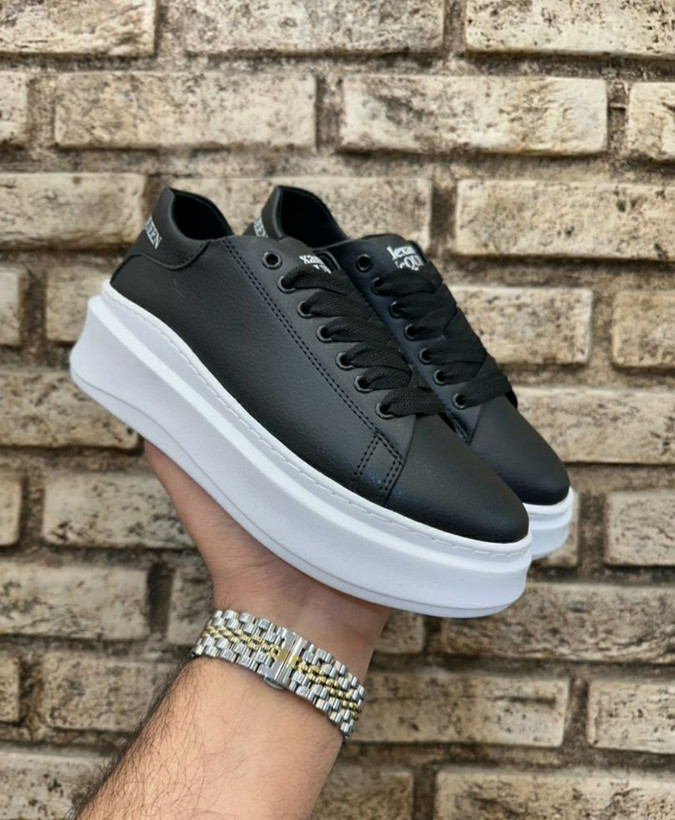کتونی لژدار مک کوئین مشکی و سفید چرم زنانه دخترانه کفش ونس اسپرت ( 4500 )