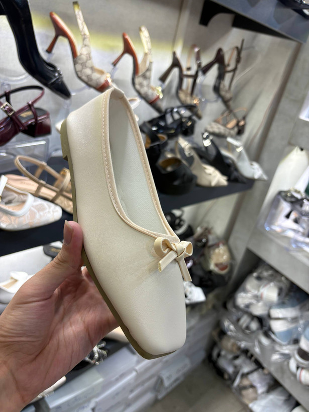 کالج پاپیونی چرم شیک مشکی کرم قهوه ای روزمره و مجلسی کفش بابت زنانه ( 656 )