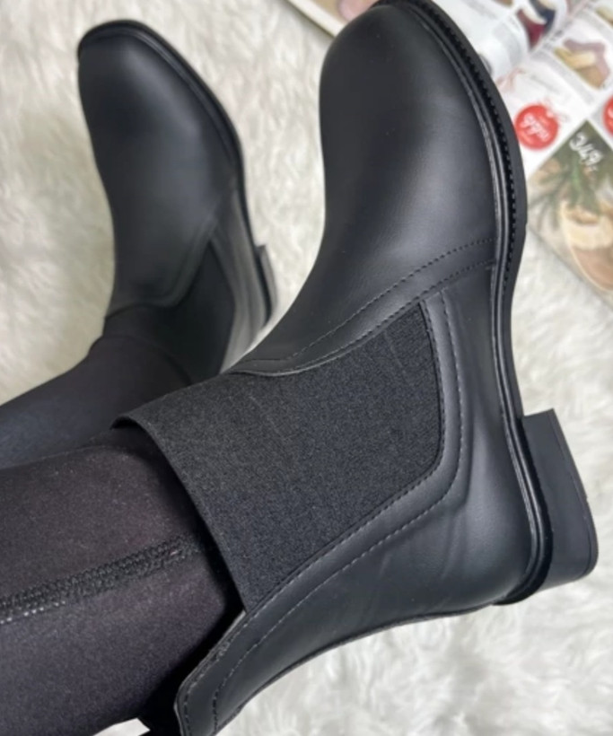 نیمبوت بغل کش ترند ساده و شیک مشکی چرم پوتین زارا زنانه ( 942 )